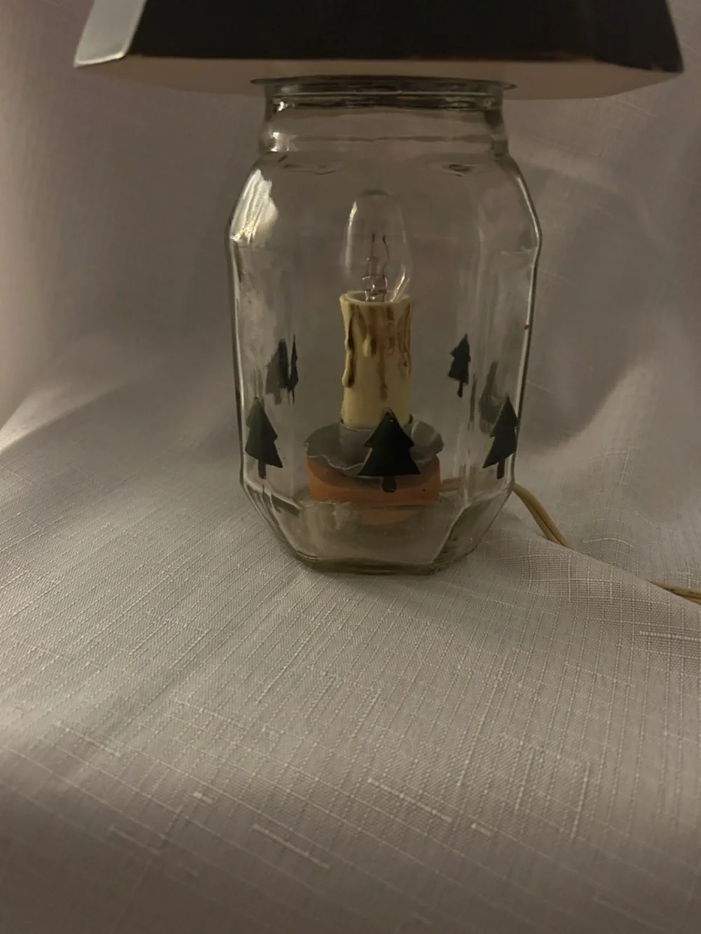 Patriotic Table Lamp with Colonial House Design